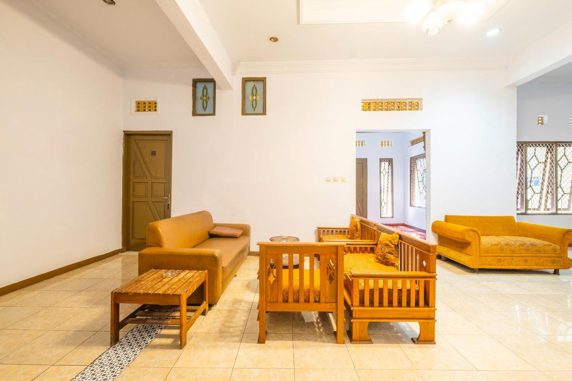 Spot On 2395 Hotel Aden 2 Syariah Tasikmalaya Exterior foto